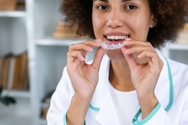 What Happens If You Never Clean Your Teeth When Using Clear Aligners?