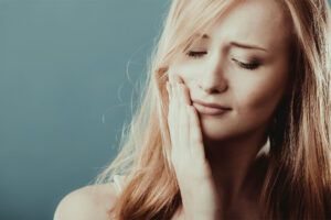 woman with toothache